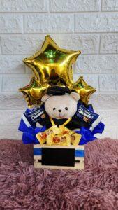 gấu tốt nghiệp