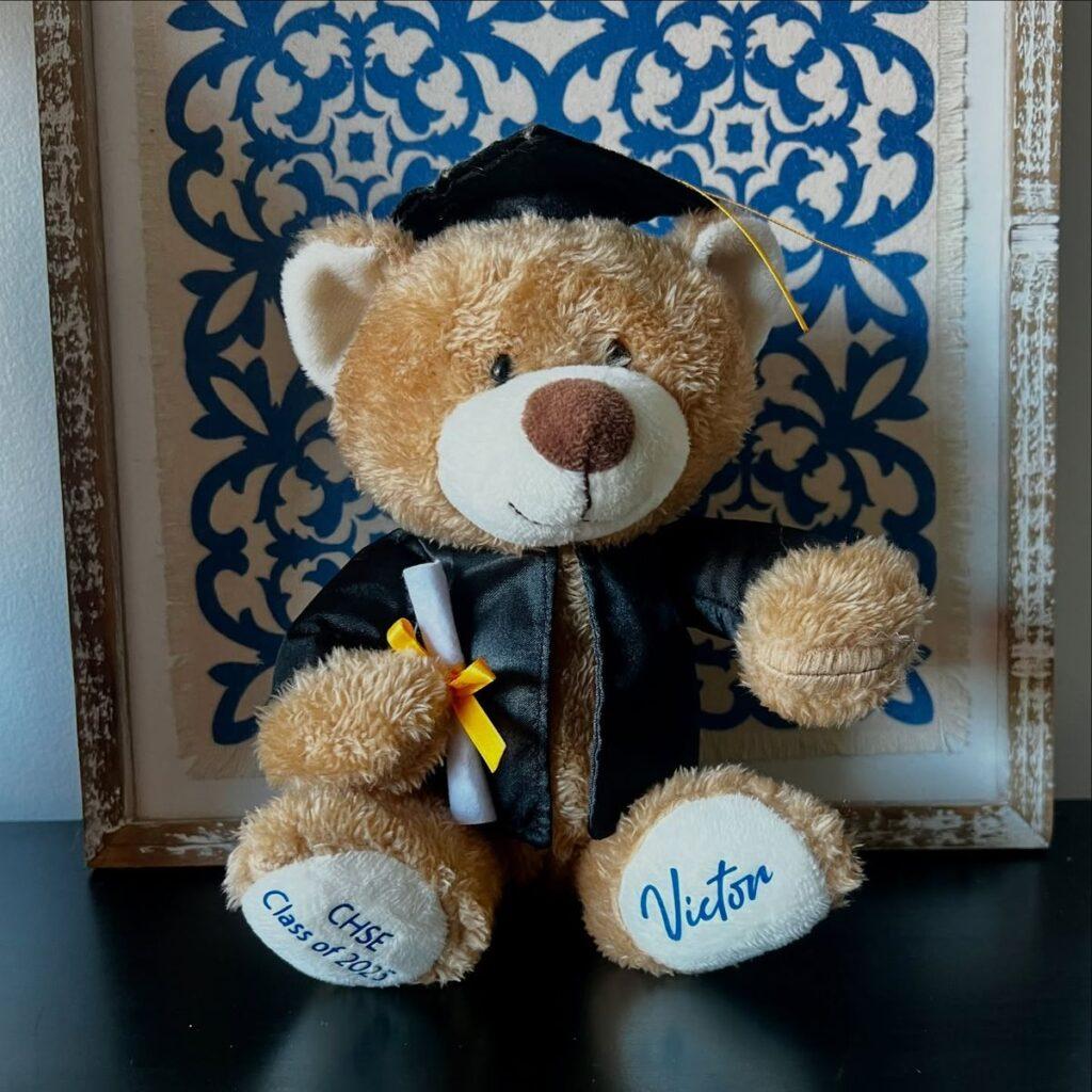 gấu tốt nghiệp