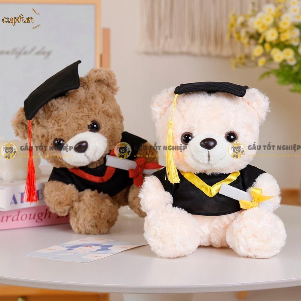 Gấu Tốt Nghiệp Tặng Bạn Bè Ngày Ra Trường – Món Quà Ý Nghĩa Từ Xưởng ZoZo 1 gấu tốt nghiệp